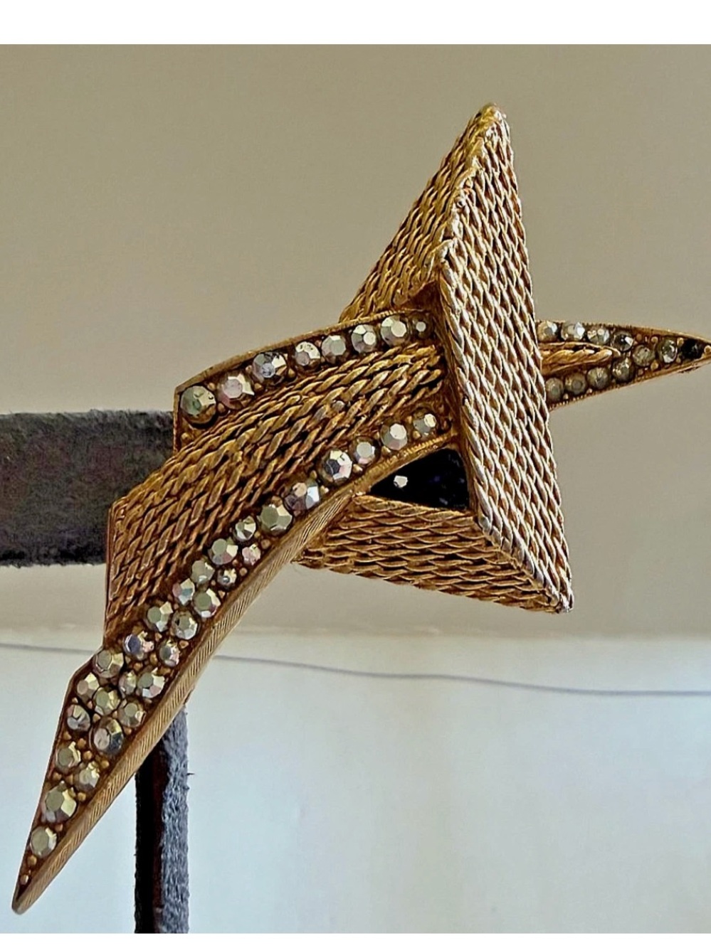 Vintage Signed Florenza Gold Shooting Star Brooch with Rhinestones